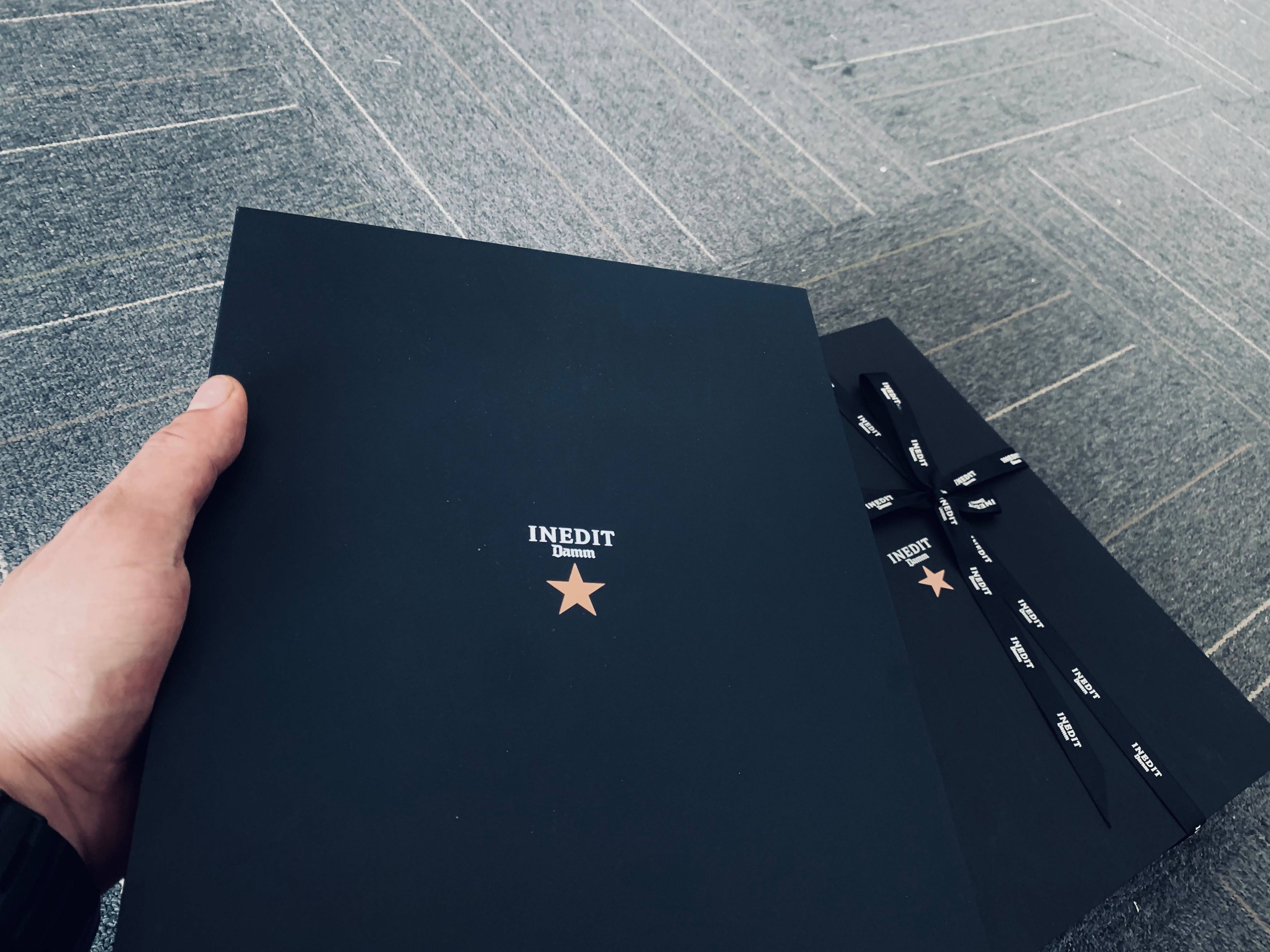 上海印刷廠專業(yè)指南：手提袋定制常用尺寸全